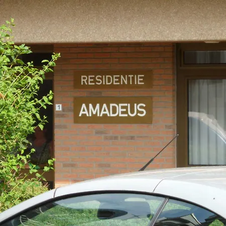 Residentie Amadeus Met Garage-lift * Sint-Idesbald