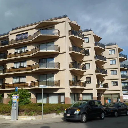 Residentie Amadeus Met Garage-lift * Sint-Idesbald